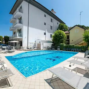 Embassy *** Riccione
